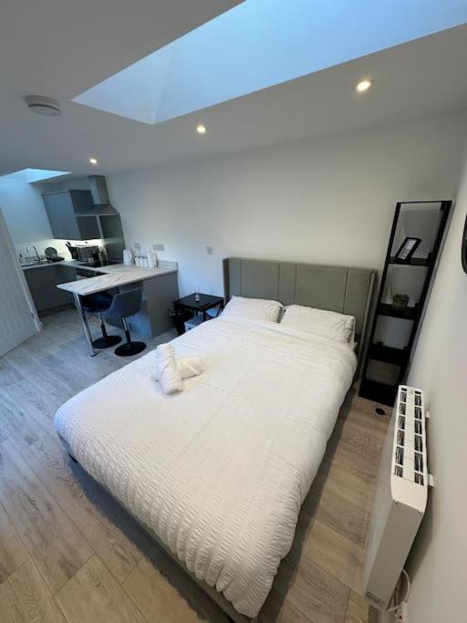 Whitsun - Brand New Listing! Appartement